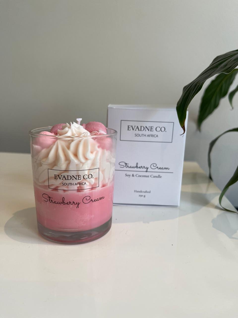 Strawberry Cream Soy & Coconut Candle 200G - Evadne Co.